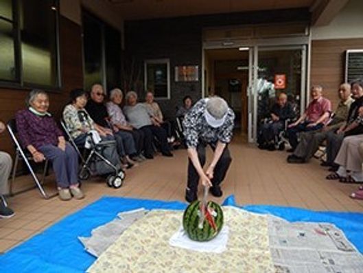 スイカ割り