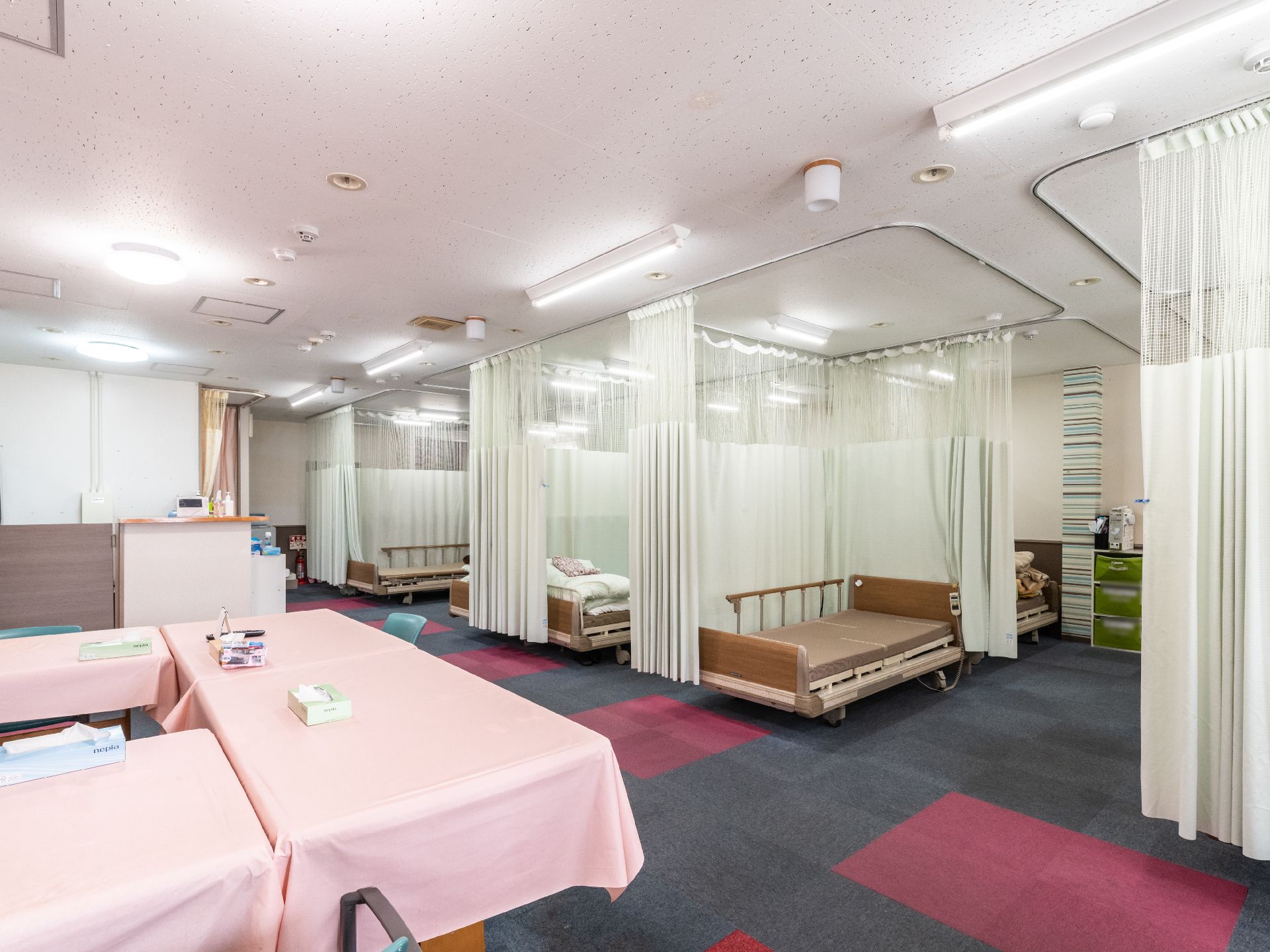介護ベッドが置かれている居室
