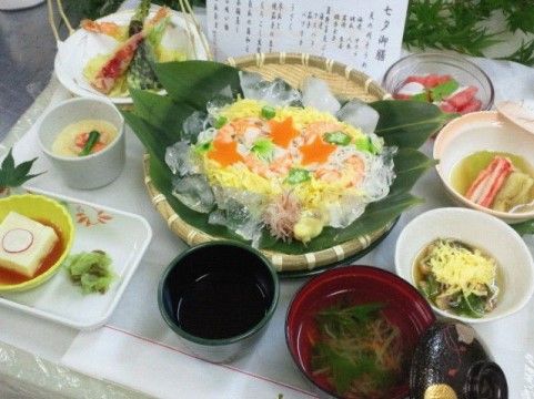 「らいふ大和」の七夕御膳。のど越しの良い栄養バランスの取れた食事である。