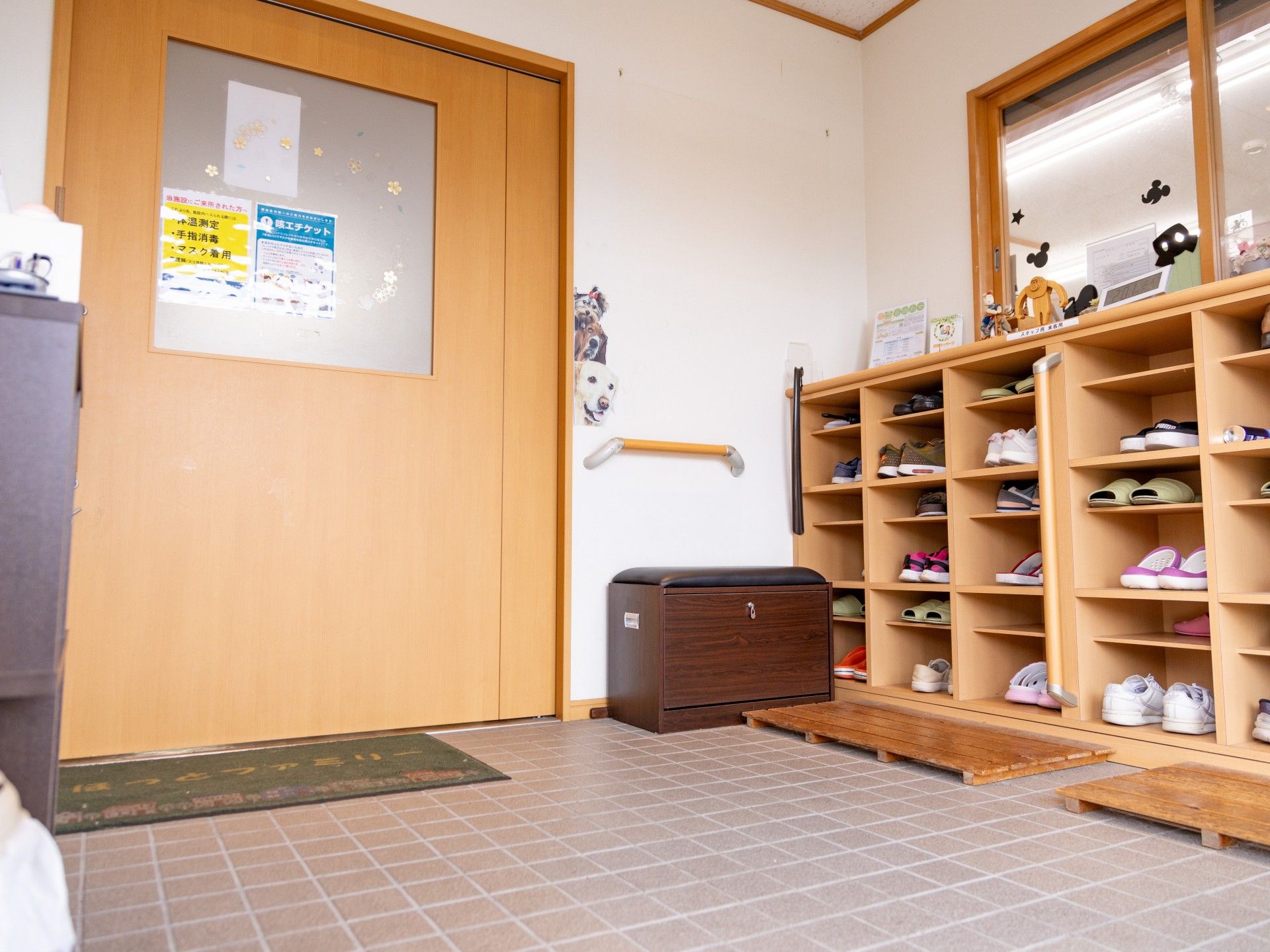 玄関ホールの靴棚