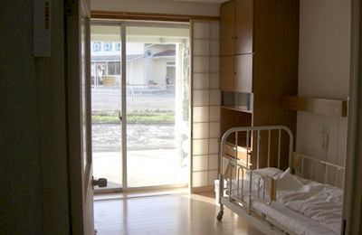 明るい個室の一角
