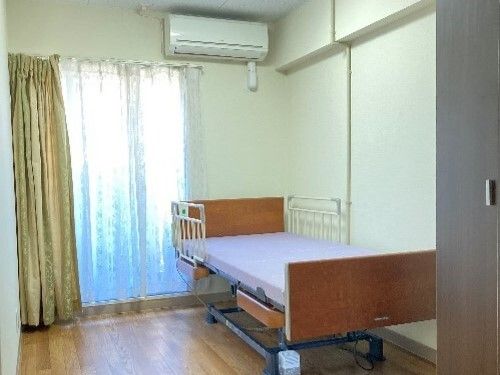 明るい個室居室の例