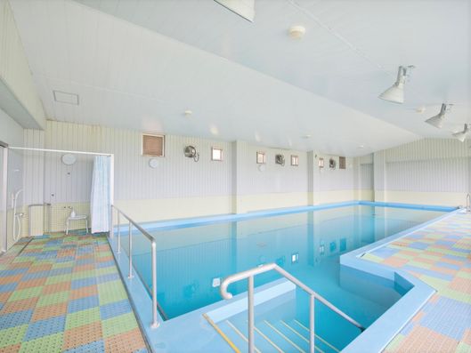 温水プール