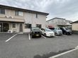 ゆったり駐車場のある建物