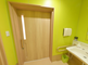 バリアフリーのトイレ設備が整った部屋