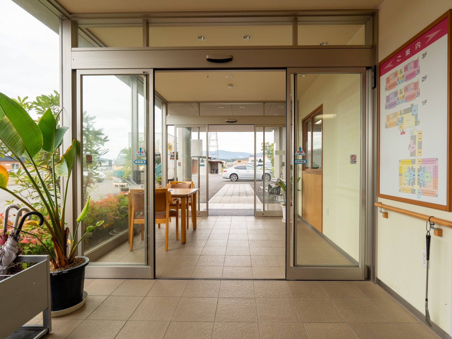 明るいエントランス