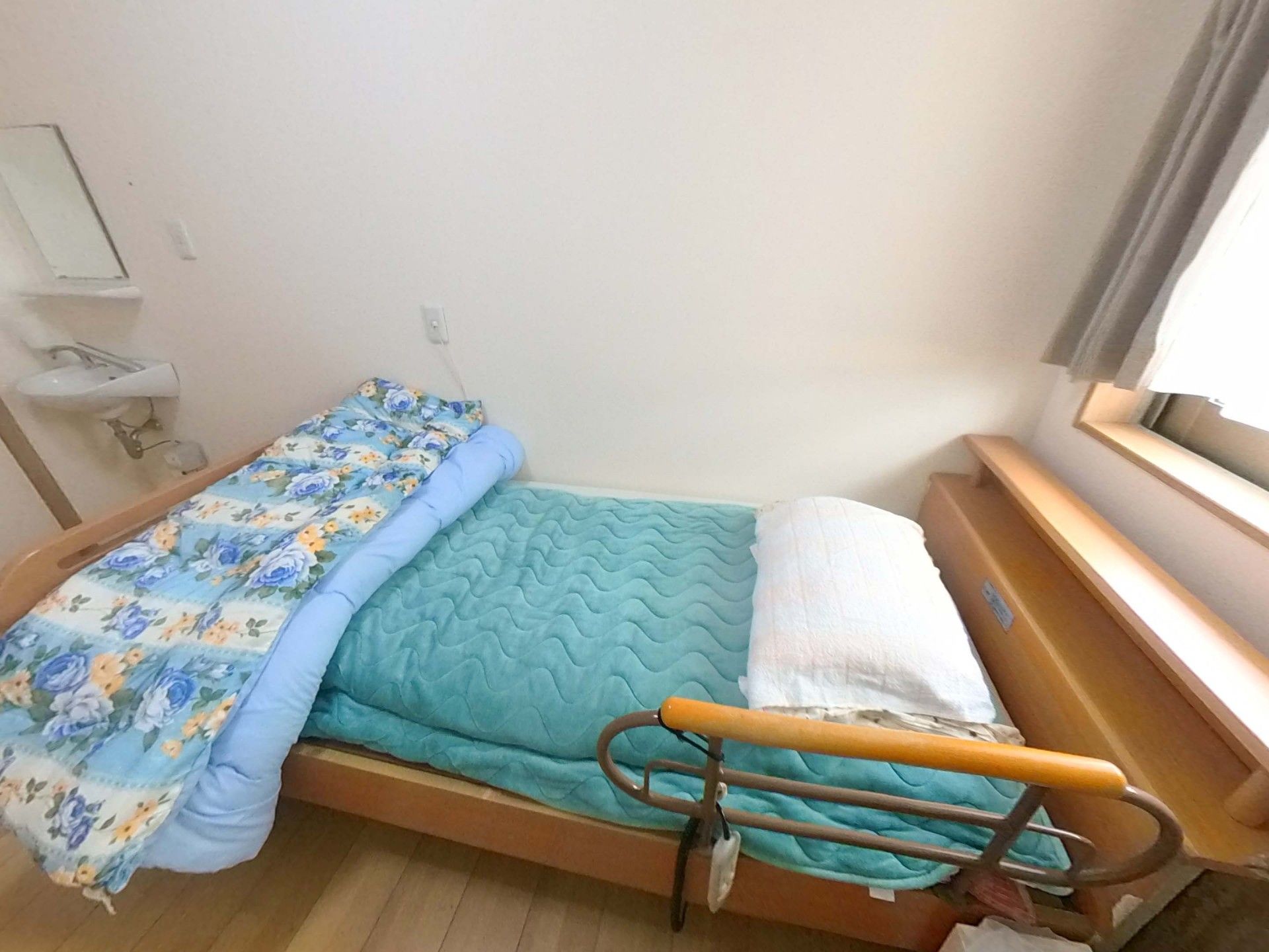 シンプルなベッドルーム