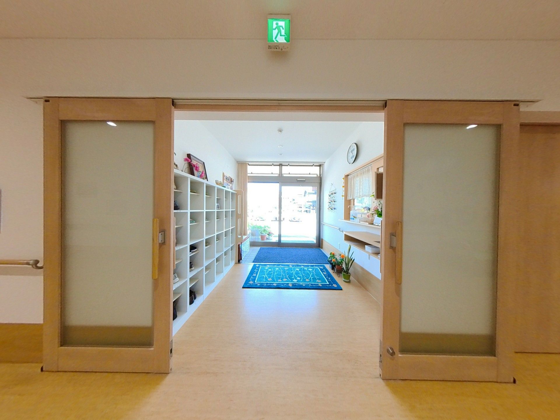 明るい玄関ホール