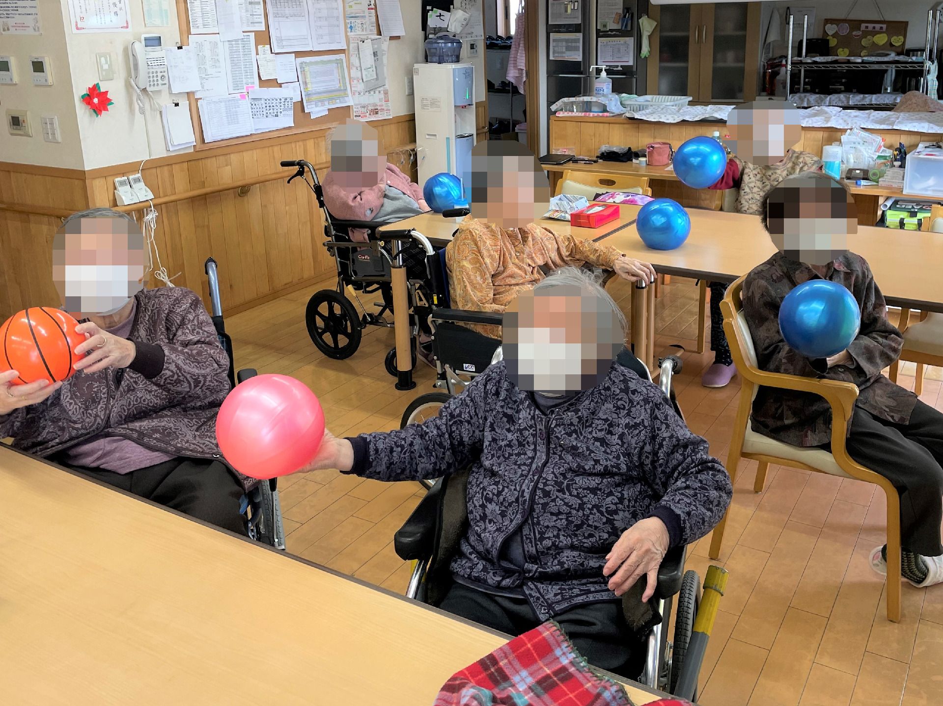 多目的室でのレクリエーション