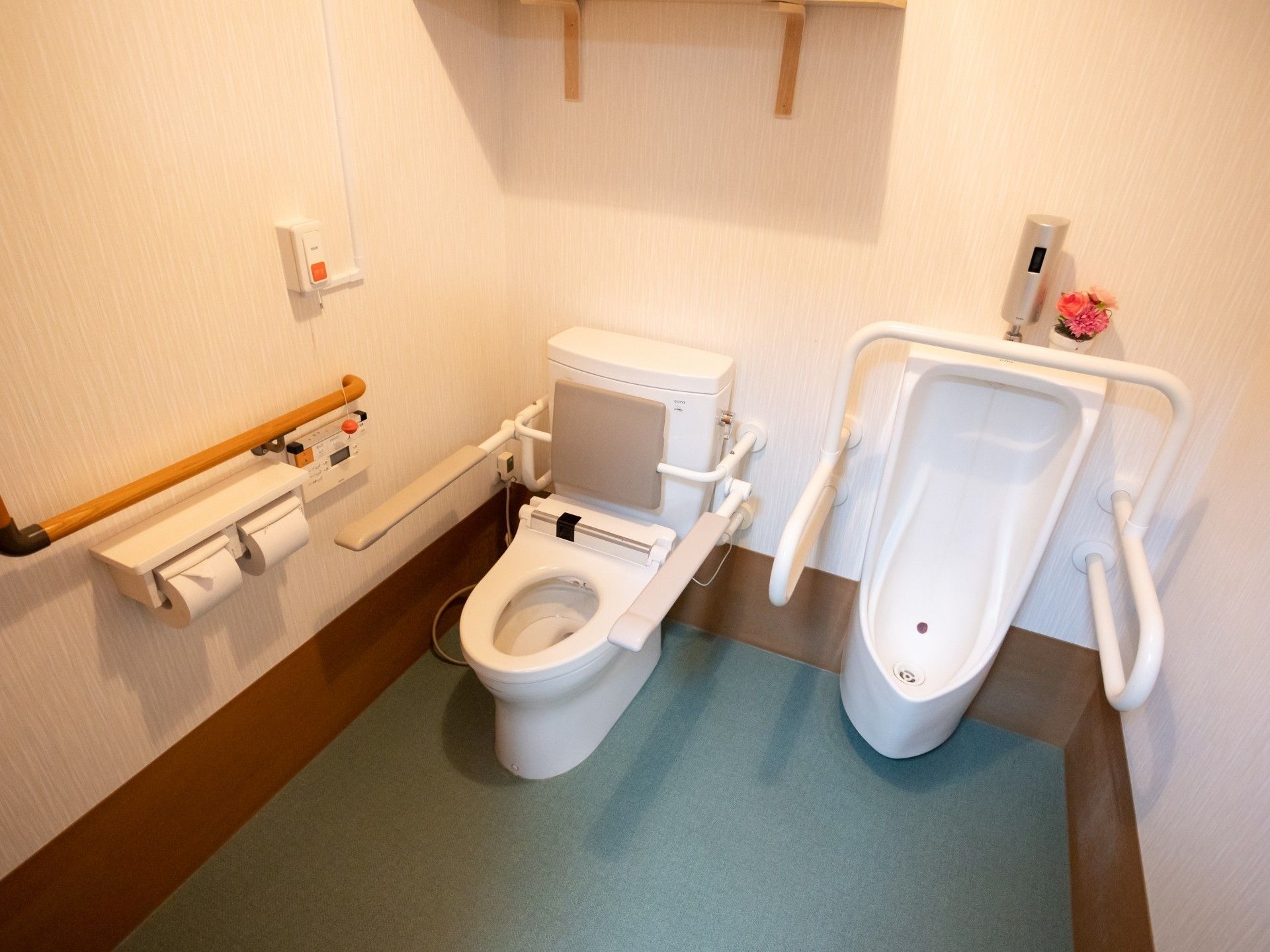 安全配慮のトイレ設備