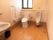 広いトイレにはエル字型の手すりや可動式の手すりが設置されたトイレと、男性用のトイレがある。