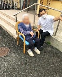 外での交流の様子