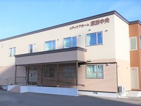 明るい外観の居室ビル