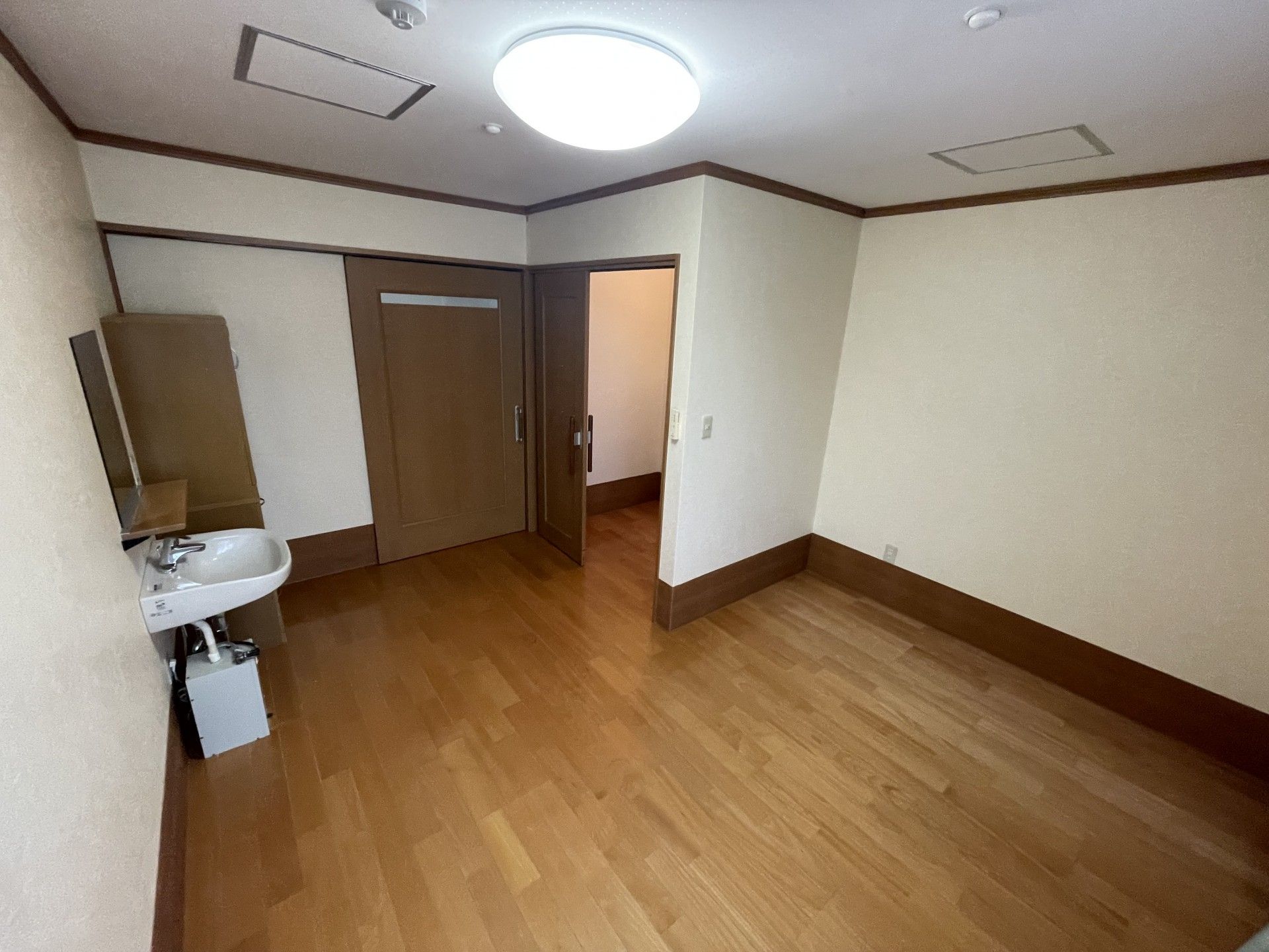 シンプルな個室