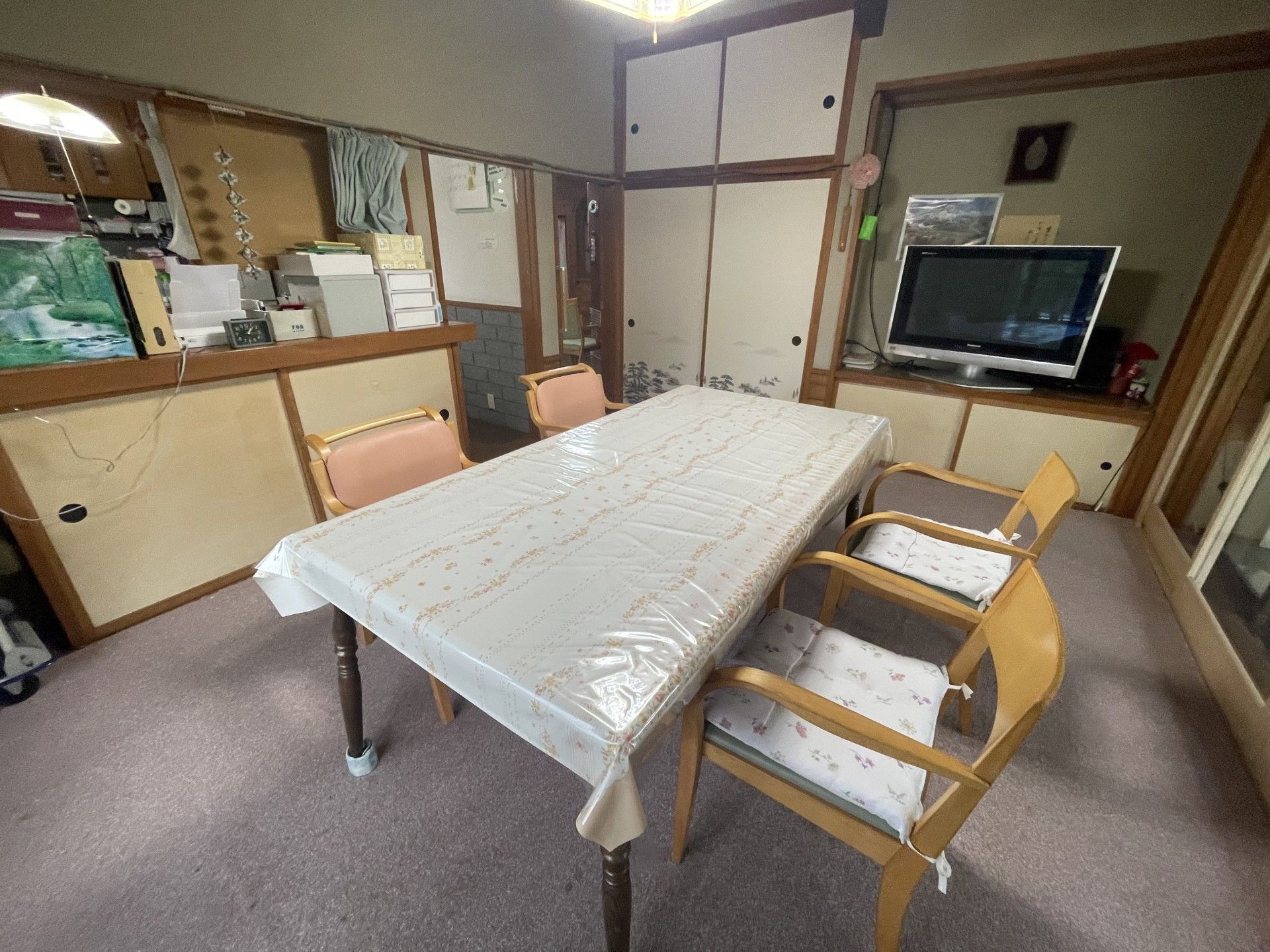 落ち着いた雰囲気の部屋