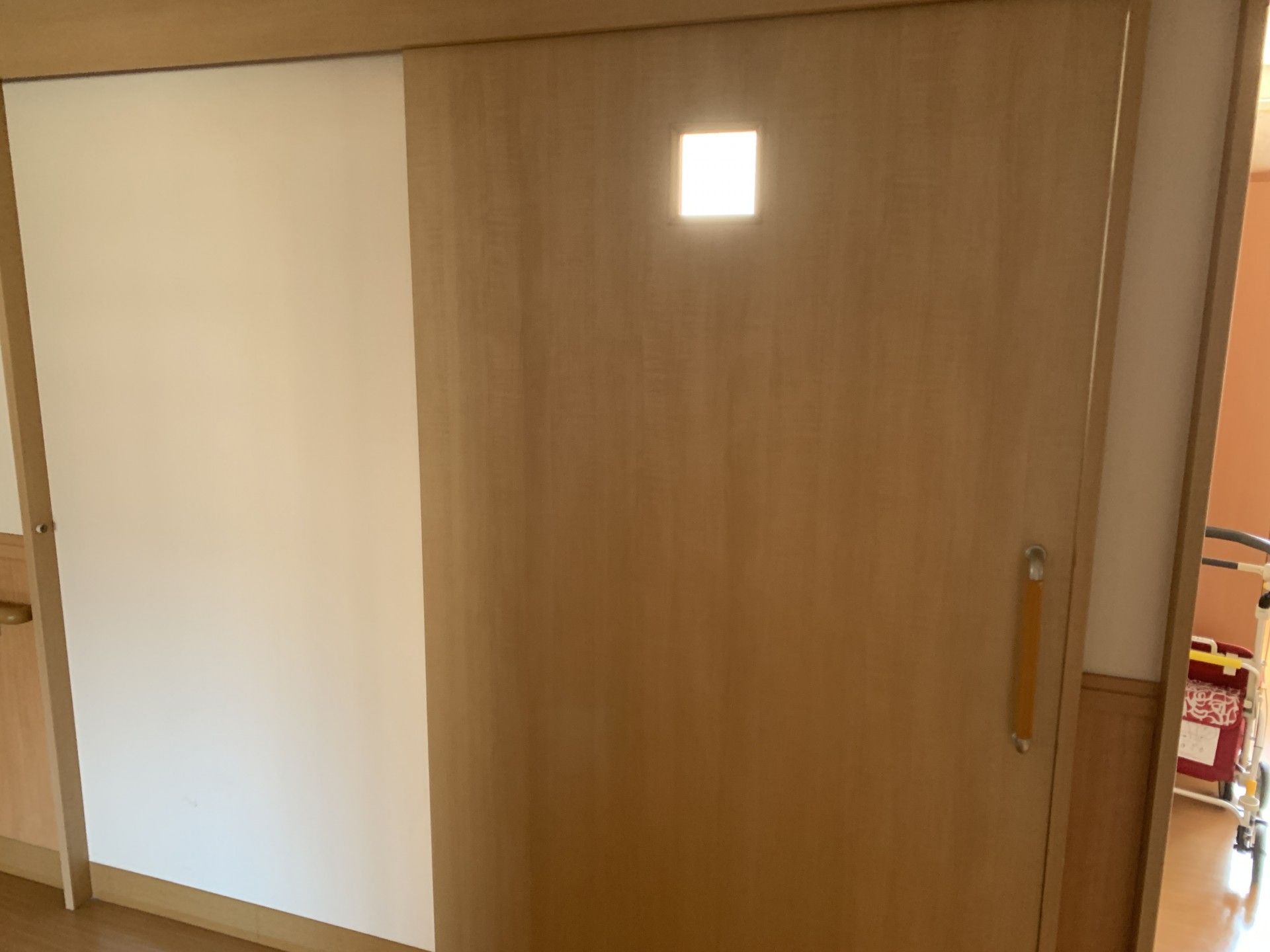 木製の引き戸