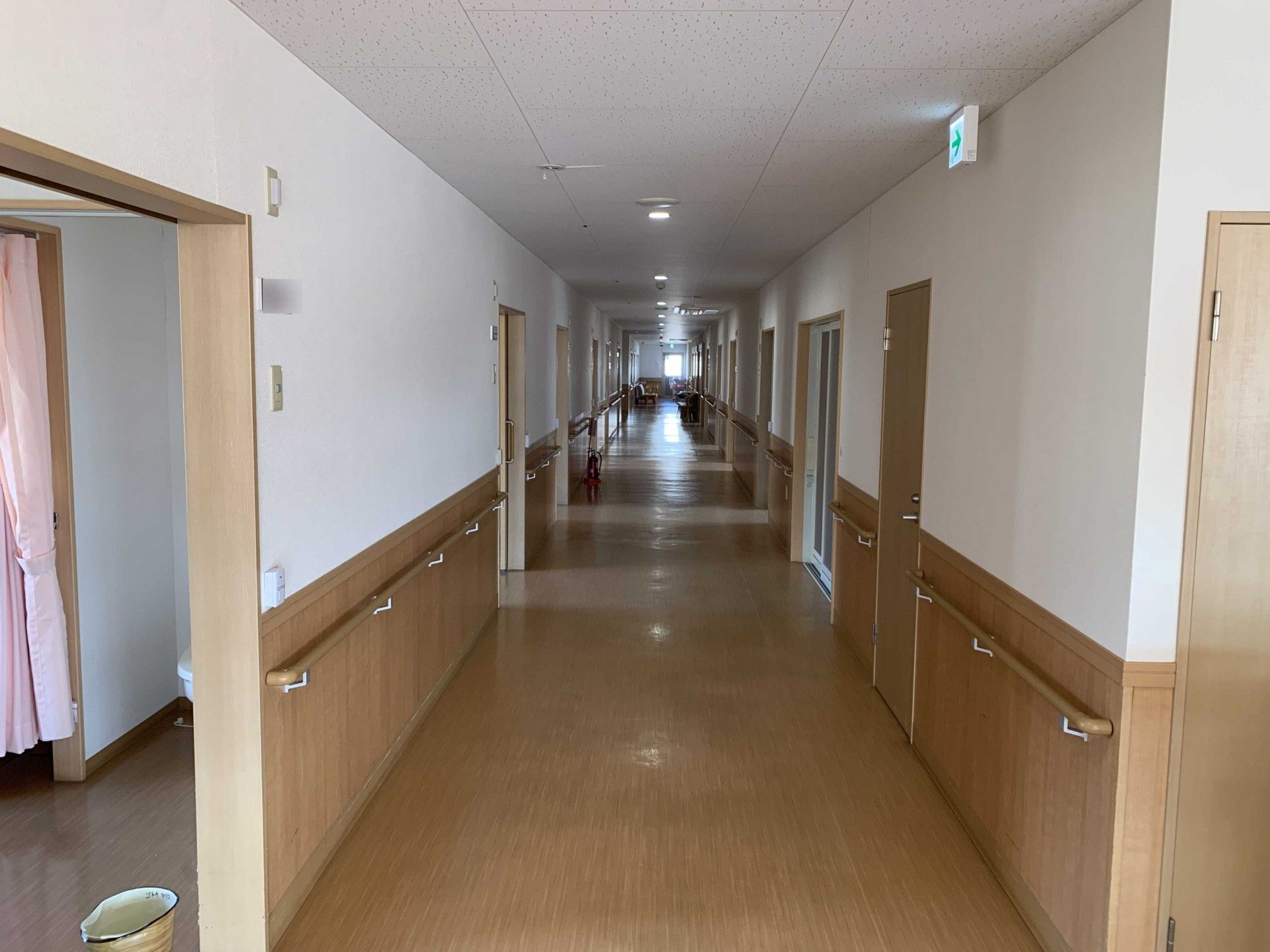 長い廊下