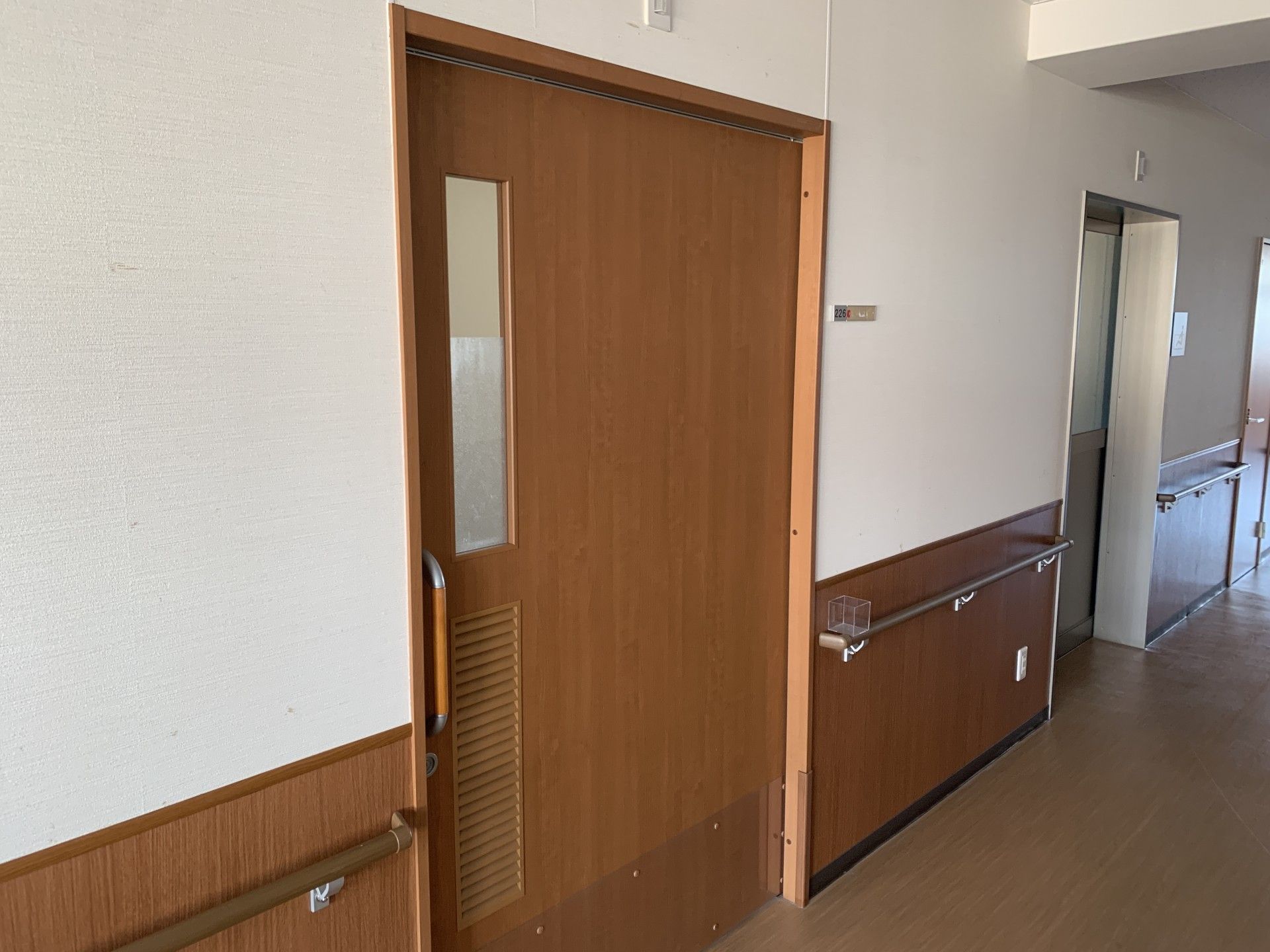 手すり付きの廊下