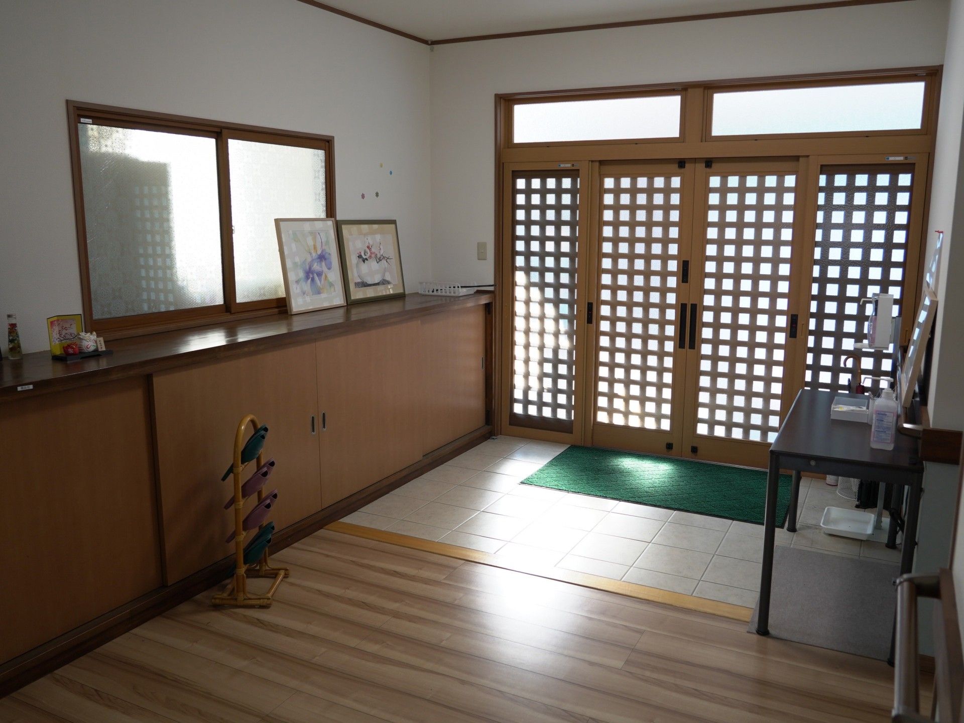 明るいエントランスホール