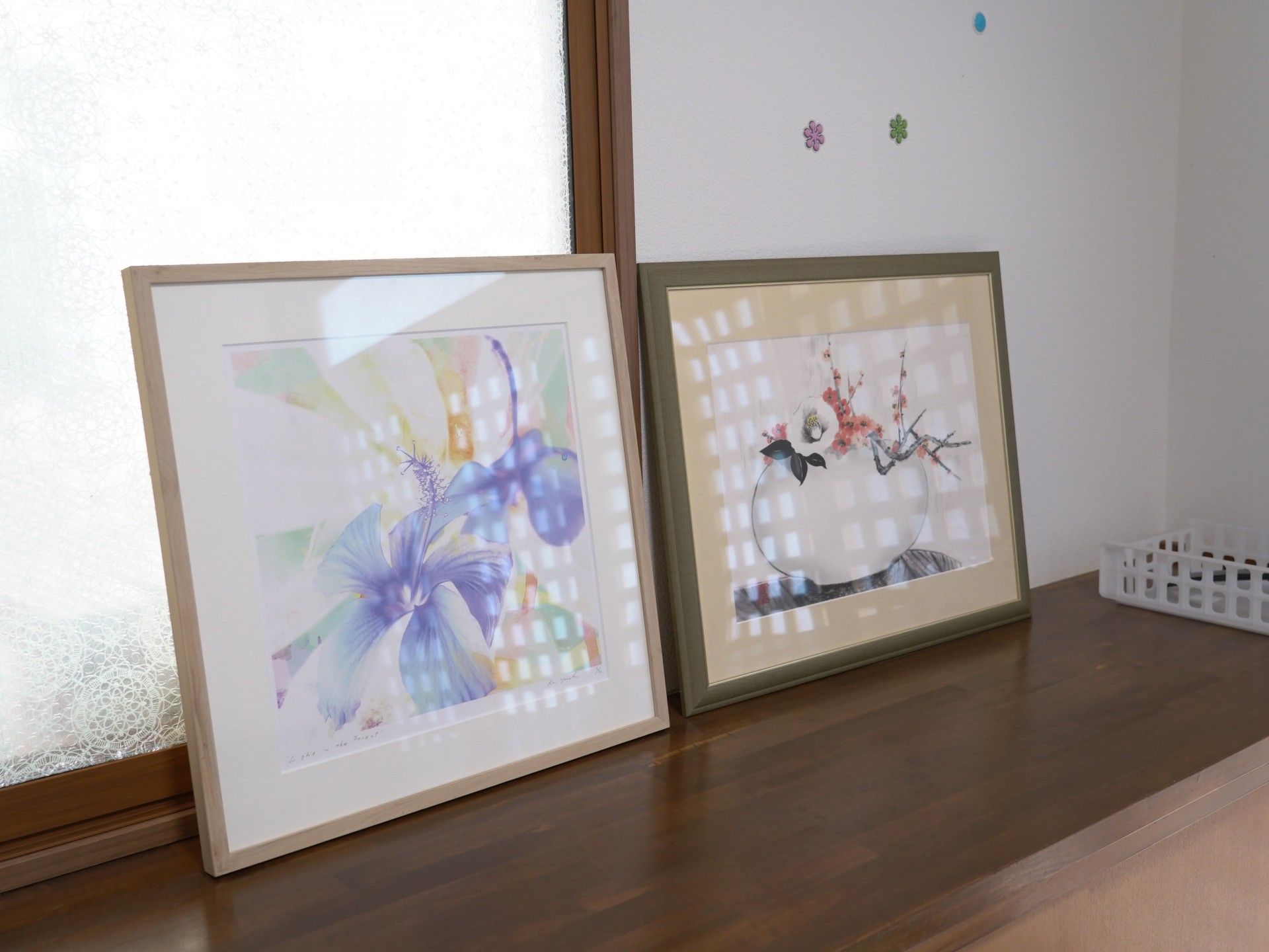 彩り豊かな絵画二点