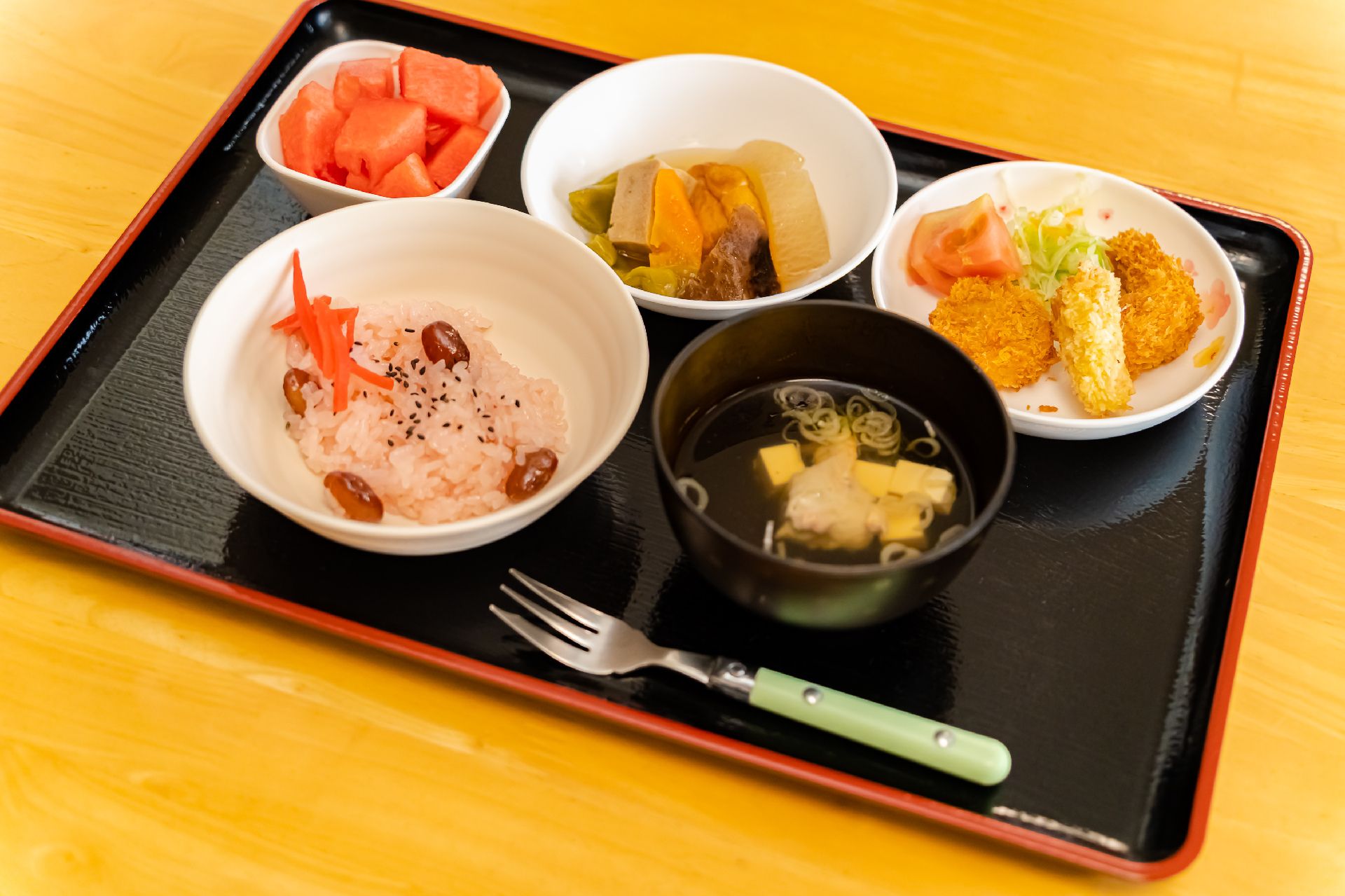 健康的なメニューを揃えた食事