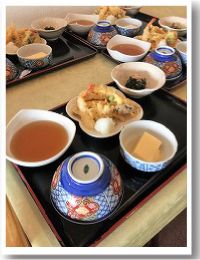 天ぷらの盛り合わせとほうれん草のおひたしのセット