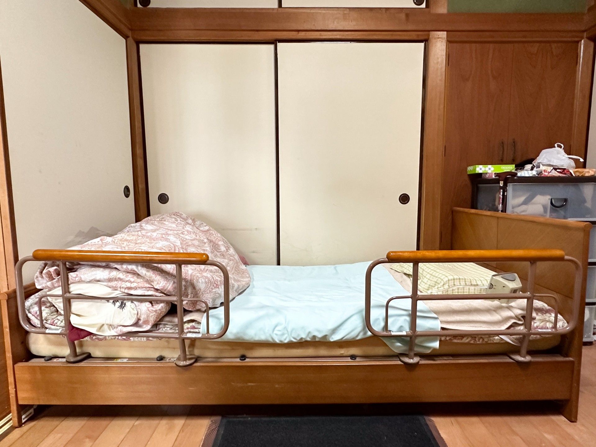 安全なベッドの寝室
