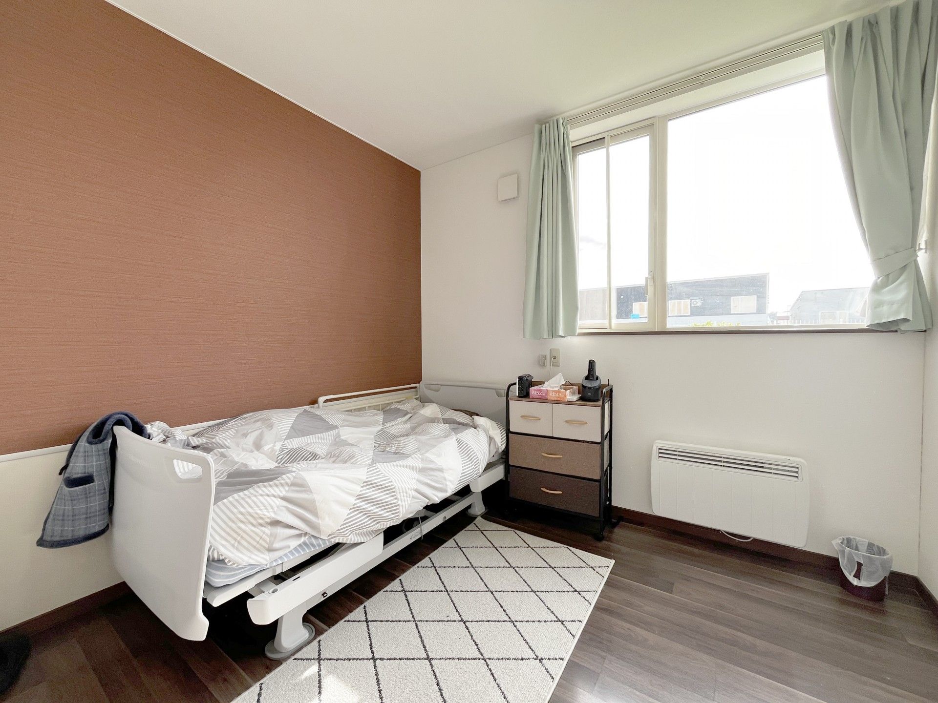 日差しが差し込む居室