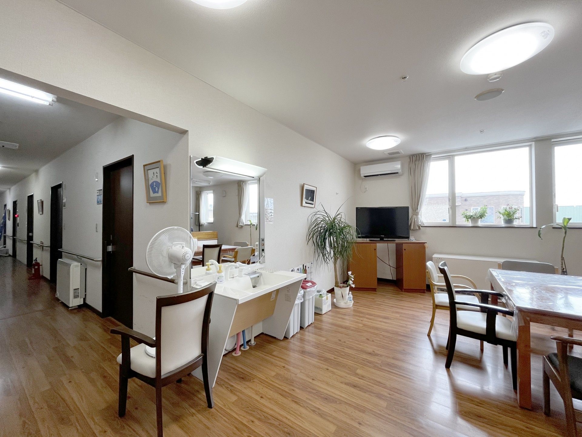 明るいリビングルーム