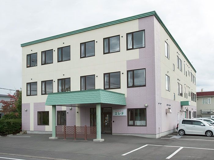 清潔感のある建物正面