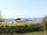 海が見える緑豊かな景色