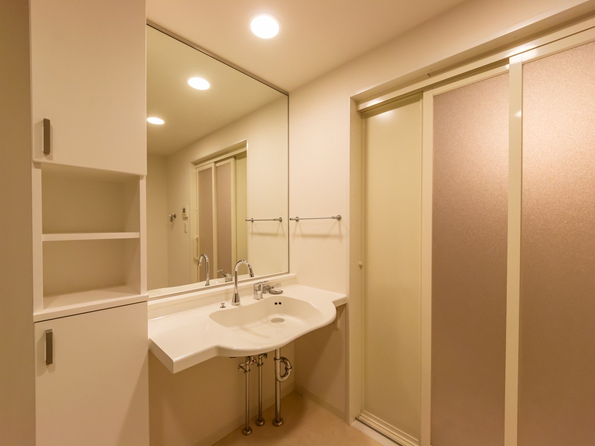 清潔な洗面スペース