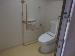 手すり付きトイレ部屋