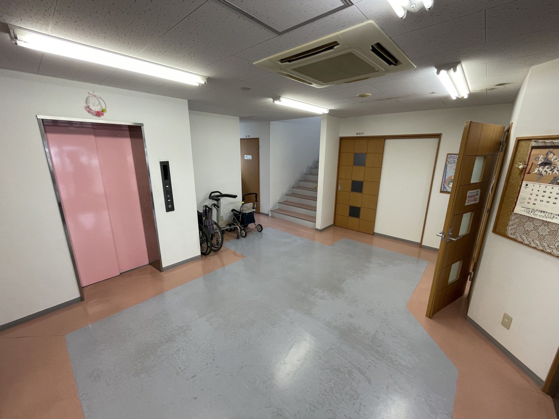 バリアフリーのエントランスホール