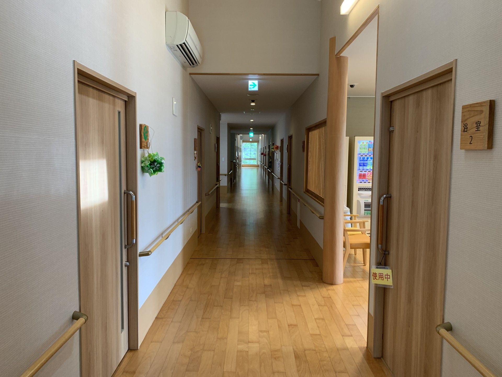 長い廊下と居室