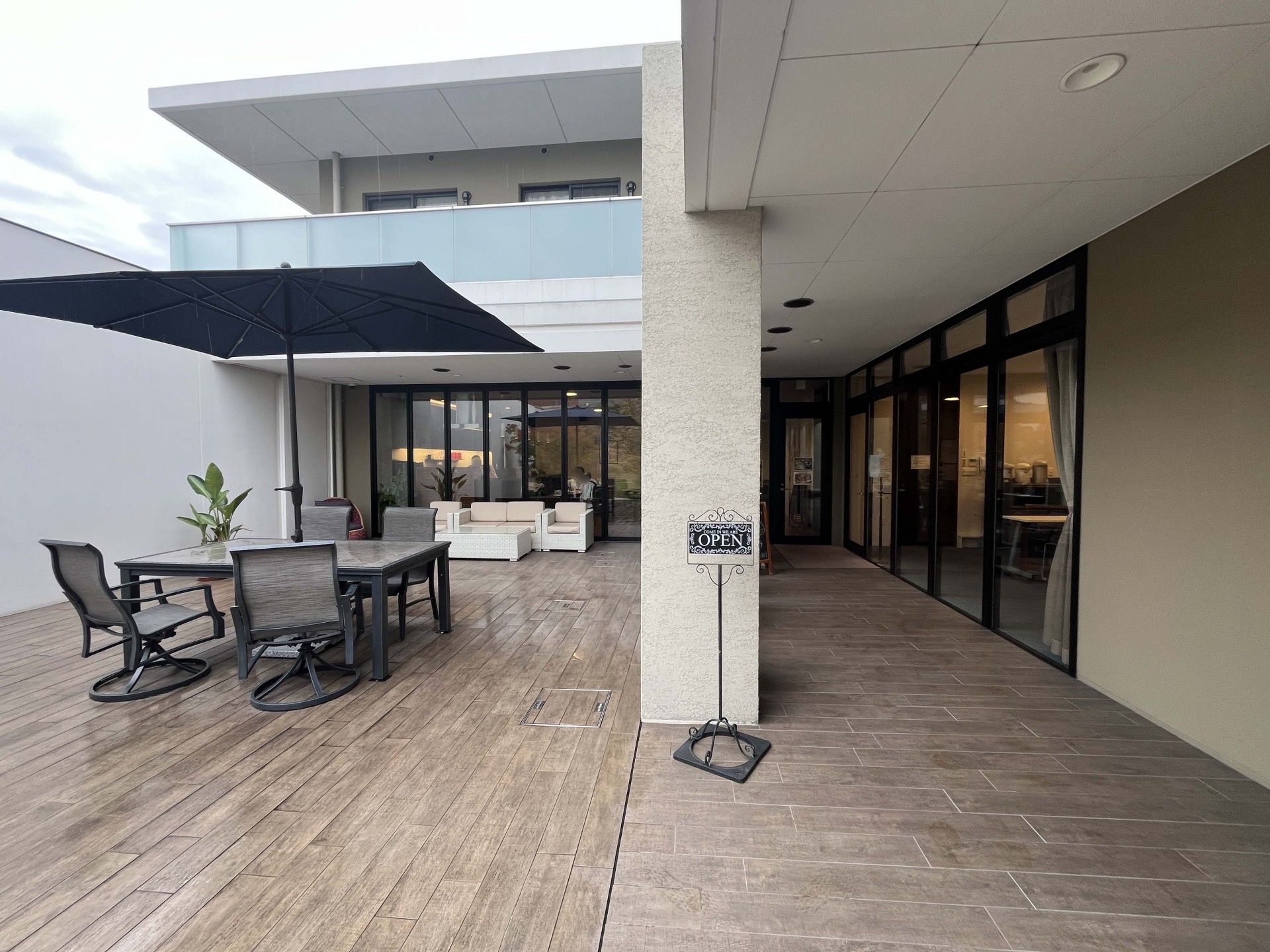 開放的なテラス