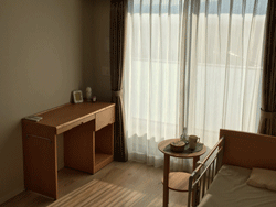 日差しが差し込む部屋