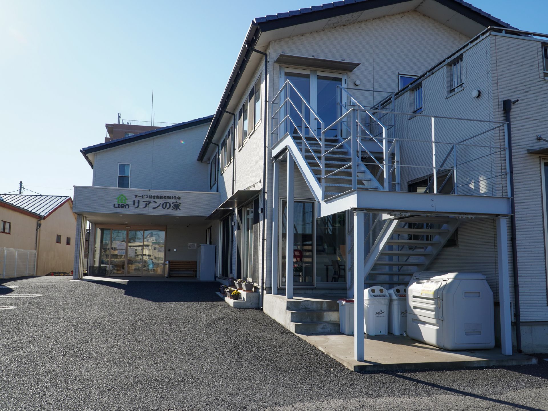 マンションのような外見をしている介護施設の外観