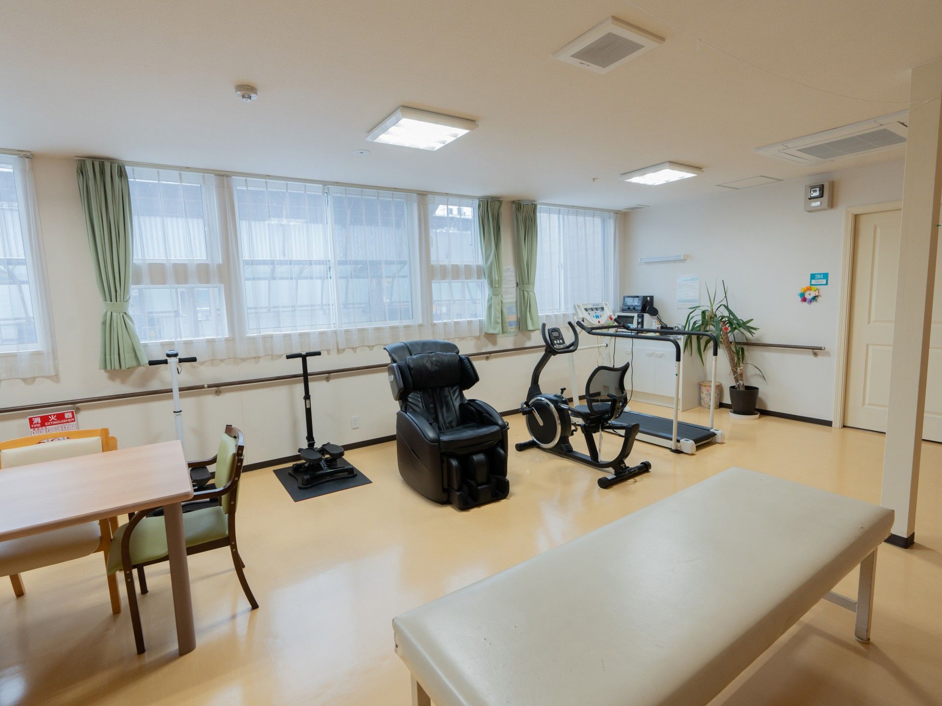 運動器具が並ぶ部屋