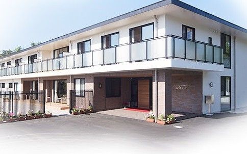 新築そうな外観の建物