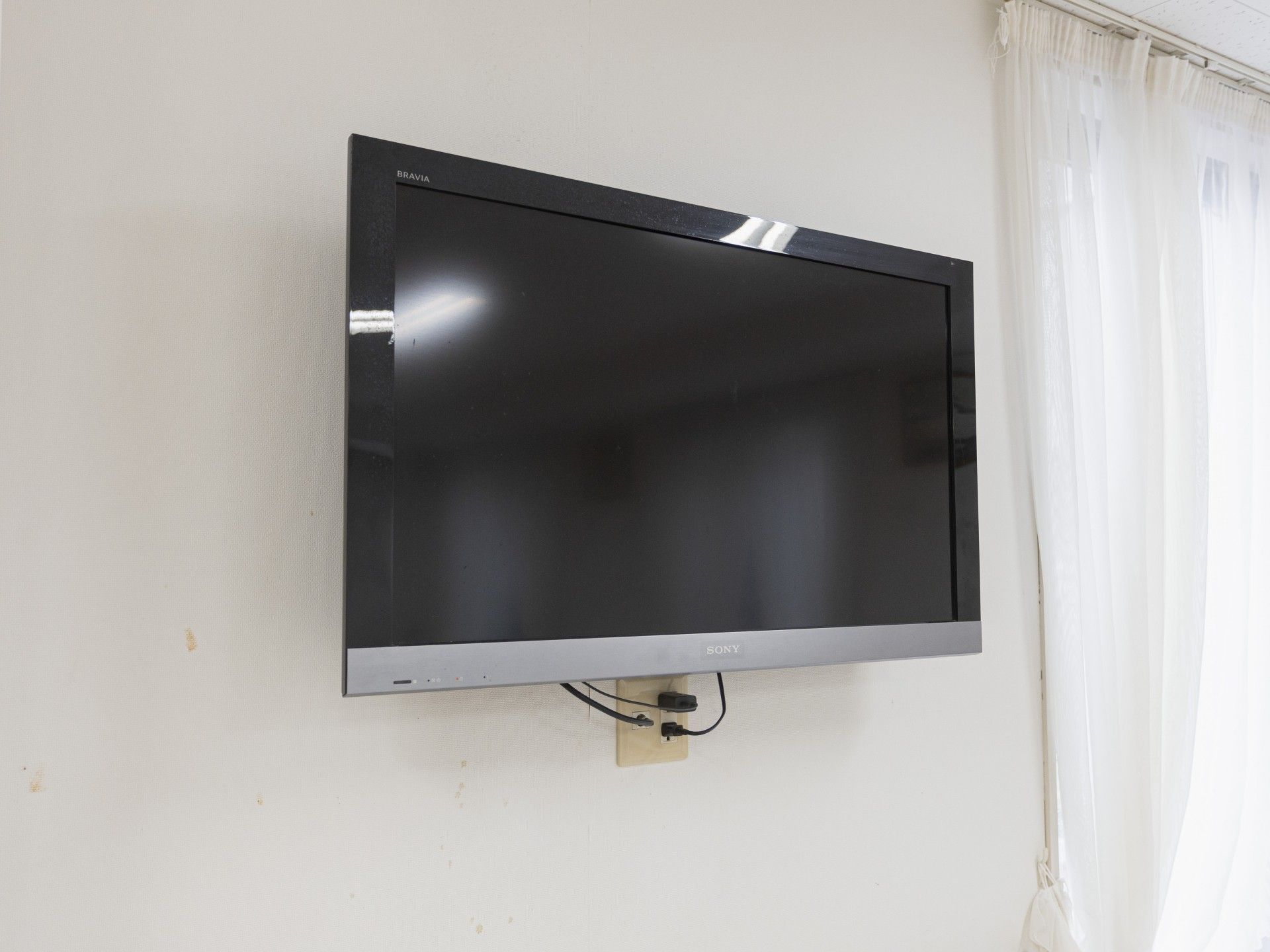 壁掛けテレビ