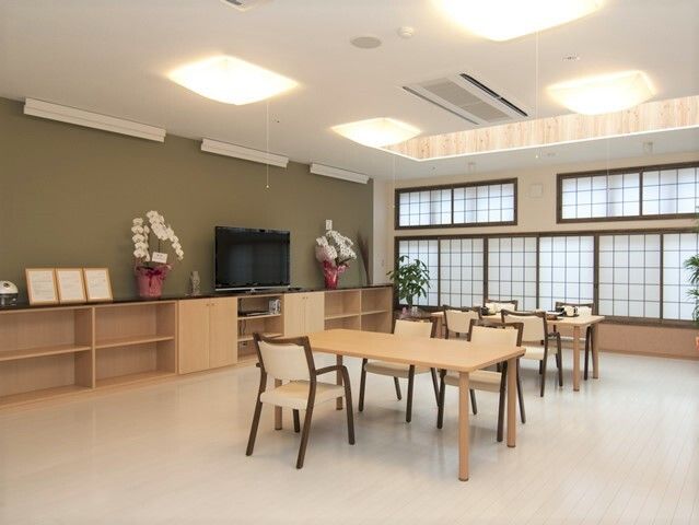 施設内の食事をとるためのスペース。ダイニングルームの様子