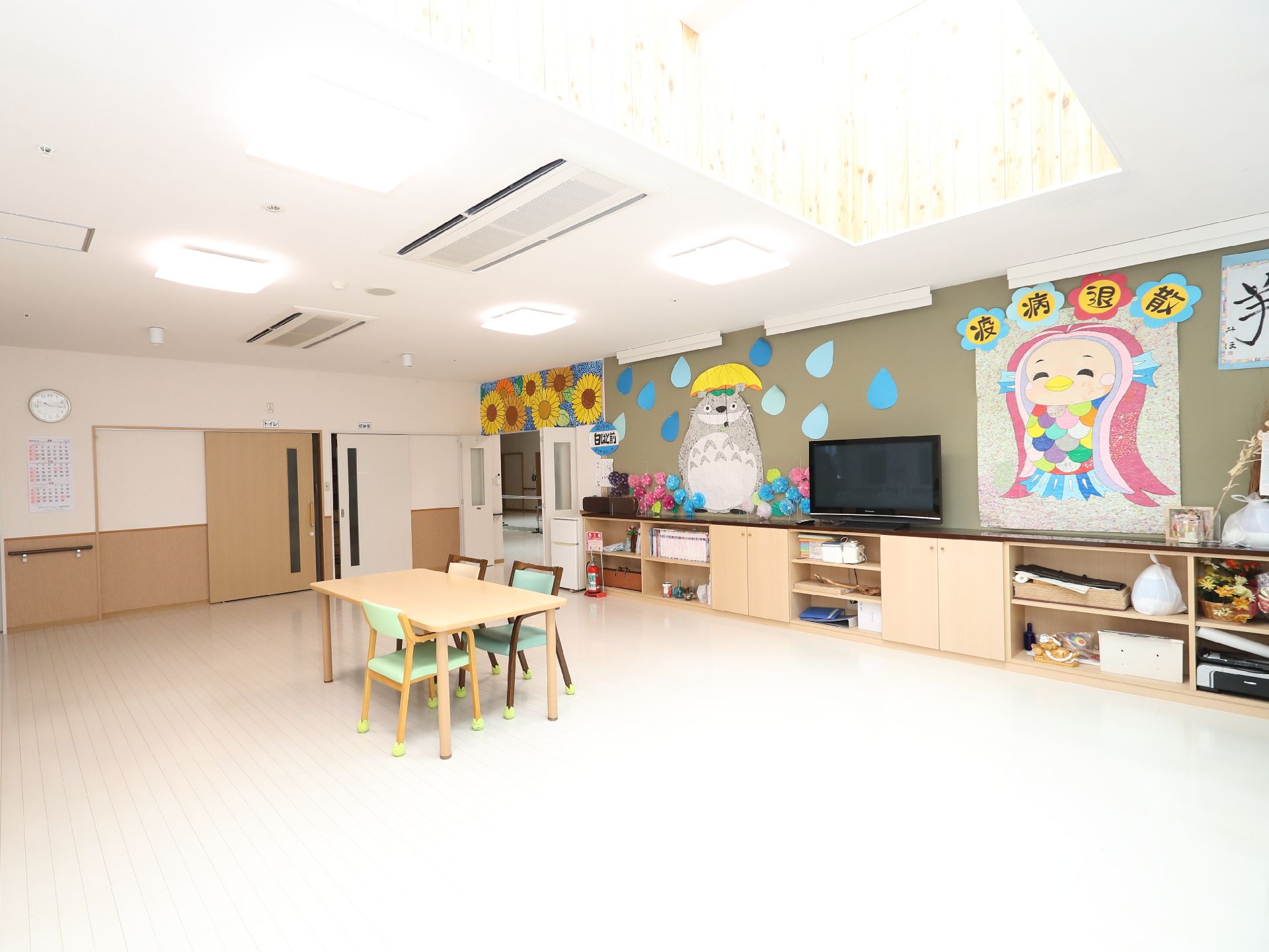 車椅子の方も移動していただきやすい広い共有スペース