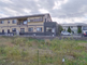 静かな住宅街に位置する施設