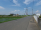 広々とした静かな介護施設の外観