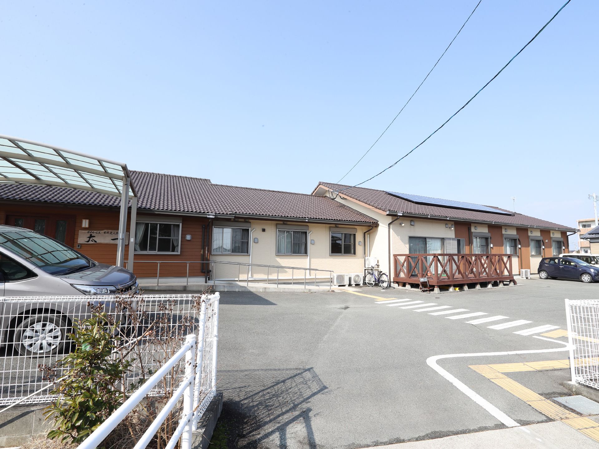 駐車場が広いので、遠方からでもアクセスできる介護施設