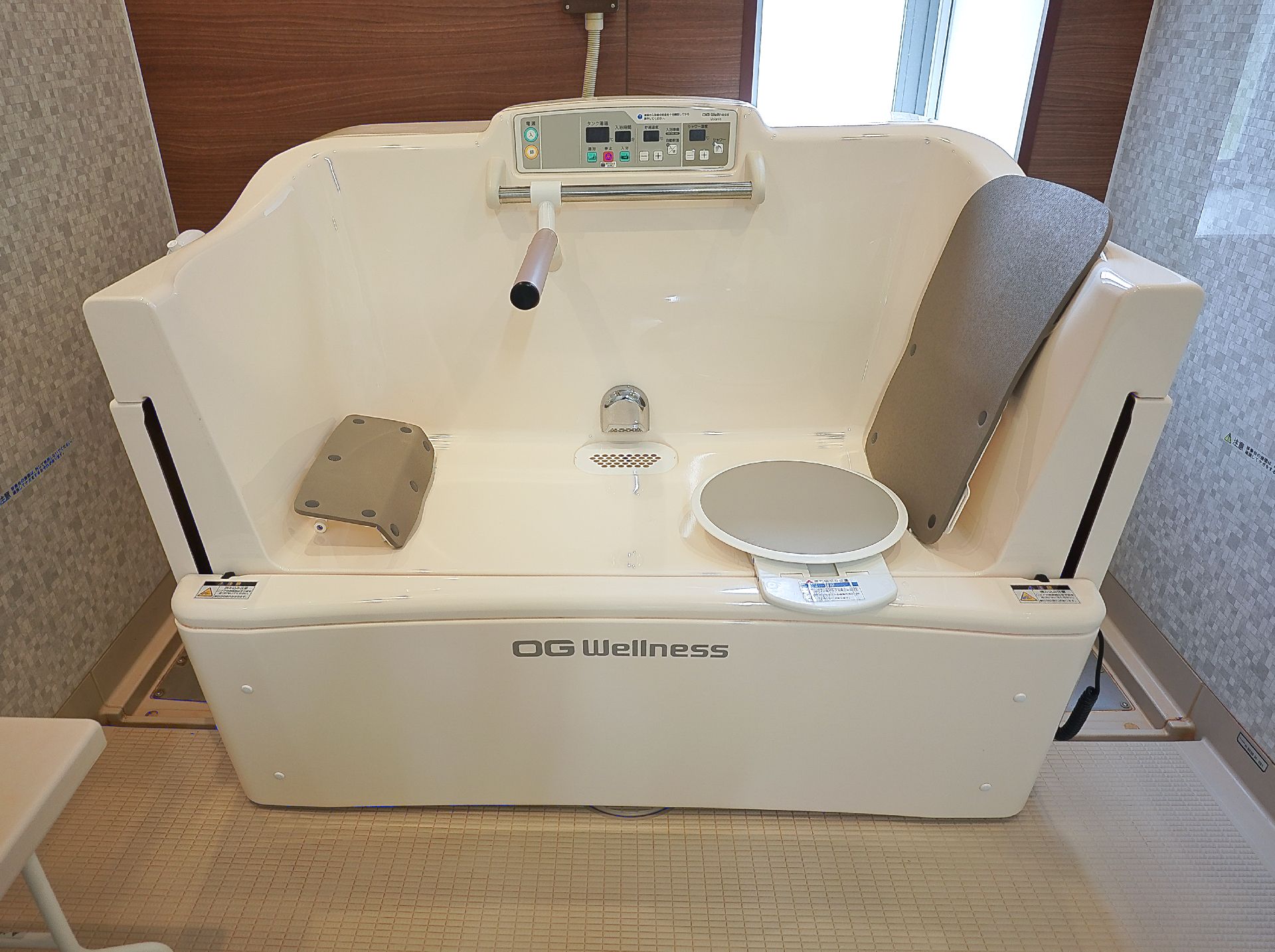 白い機械浴用の浴槽