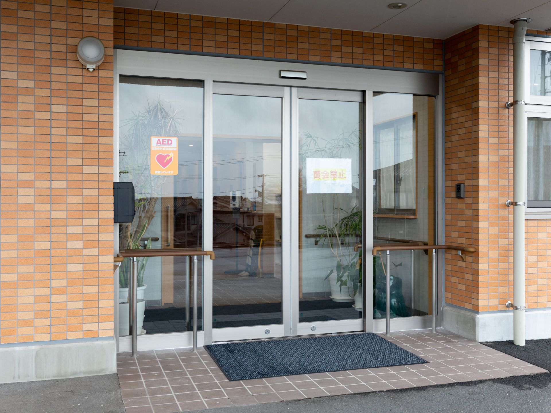 入居者用の下駄箱が設置されている玄関
