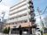 駐車場を設置した施設外観