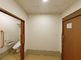 バリアフリー設計のトイレ空間
